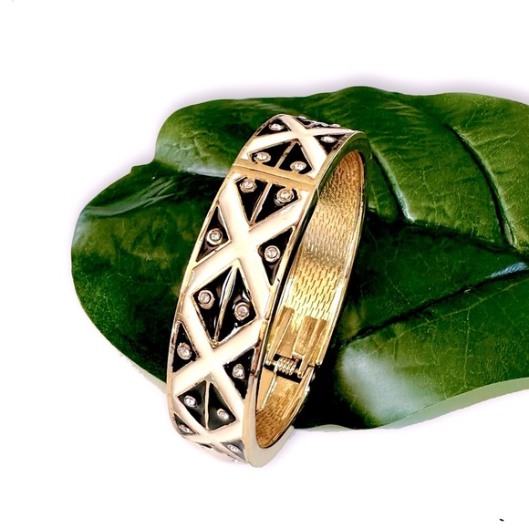 Lane Bryant Jewelry - LANE BRYANT Classic Black & White Gold-tone Hinge Bangle Bracelet w rhinestones​